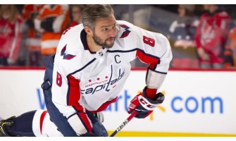 Alexander Ovechkin hat sich entschieden, seinen Vertrag bei den Washington Capitals für seine 22. Saison zu verlängern