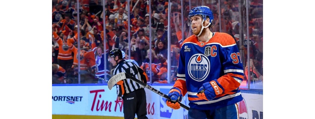 Connor McDavid hat seine nächste Vertragsverlängerung bei den Edmonton Oilers unter Dach und Fach gebracht Connor McDavid hat seine nächste Vertragsverlängerung bei den Edmonton Oilers unter Dach und Fach gebracht