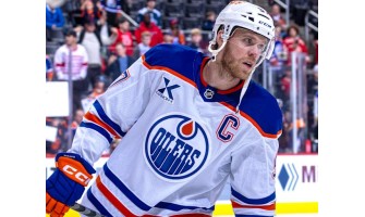 Die Edmonton Oilers hoffen auf baldige Vertragsverlängerung mit Connor McDavid Die Edmonton Oilers hoffen auf baldige Vertragsverlängerung mit Connor McDavid