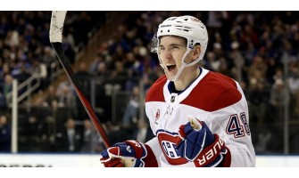 Die Montreal Canadiens haben Lane Hutson für acht Jahre unter Vertrag genommen Die Montreal Canadiens haben Lane Hutson für acht Jahre unter Vertrag genommen