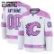 Fanatics Calgary Flames Hockey Fights Cancer Personalisiert 24/25 Practice Trikot - Kinder (Weiss)
